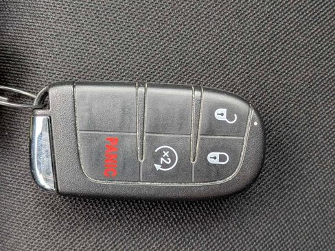 Used 2017 Jeep Renegade Sport w/ Power & Air Group image 28