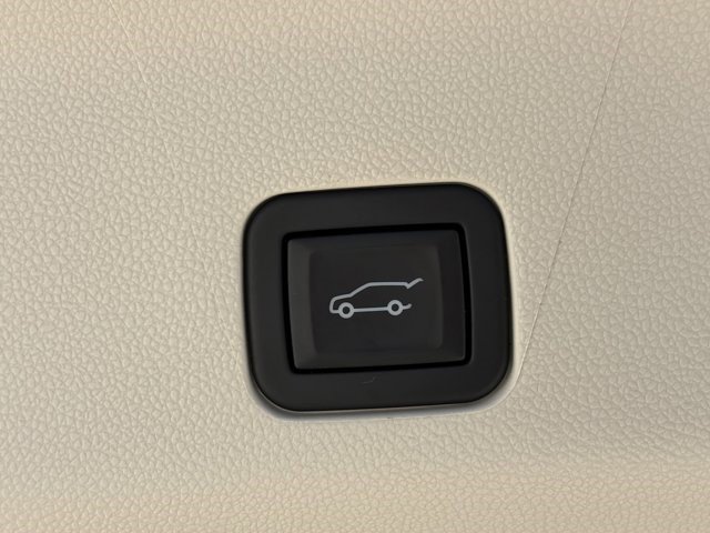 Certified 2024 Cadillac Escalade Sport Platinum w/ LPO, ONYX Package AWD/4WD image 10