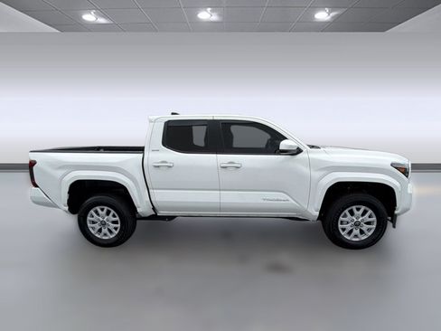 Used 2026 Toyota Tacoma SR5 RWD image 8