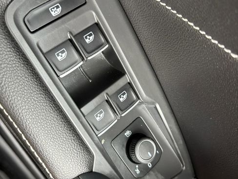 Used 2022 Volkswagen Tiguan SE AWD/4WD image 30
