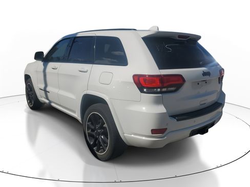 Used 2019 Jeep Grand Cherokee Altitude image 4