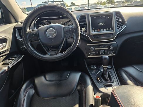 Used 2019 Jeep Cherokee Trailhawk w/ Cold Weather Group AWD/4WD image 12