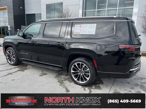 Used 2023 Jeep Wagoneer L Series II w/ Premium Group I image 20