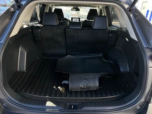 Used 2023 Toyota RAV4 XLE Premium image 40