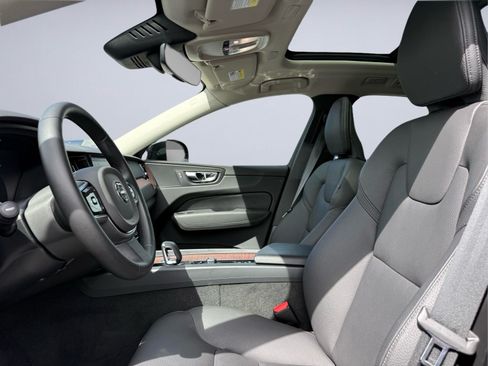 Used 2024 Volvo XC60 B5 Plus AWD/4WD image 15
