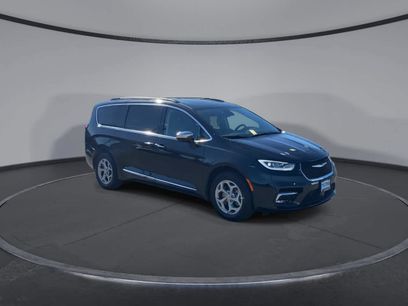 Used 2022 Chrysler Pacifica Limited