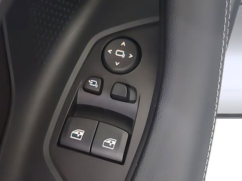 Used 2025 BMW 230i Coupe w/ Convenience Package image 6