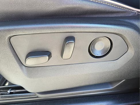 Certified 2023 Chevrolet Suburban Premier image 15