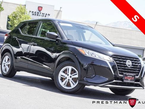 Used 2021 Nissan Kicks S FWD image 1