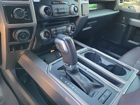Used 2016 Ford F150 Platinum w/ Equipment Group 701A Luxury AWD/4WD image 22