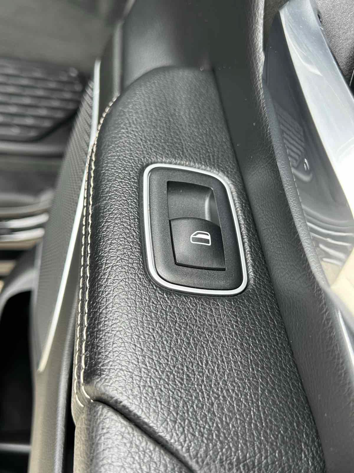 Used 2023 RAM 1500 Laramie AWD/4WD image 27