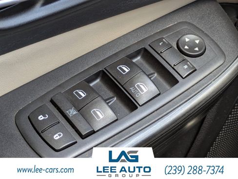 Used 2016 Jeep Cherokee Limited w/ Luxury Group FWD image 19