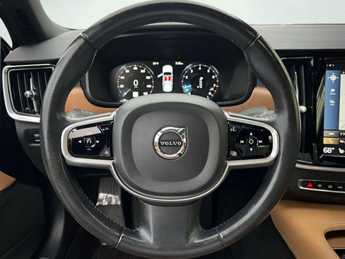 Used 2017 Volvo S90 T5 Inscription w/ Vision Package image 39