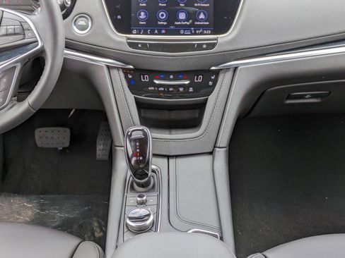 Used 2024 Cadillac XT5 Premium Luxury image 6