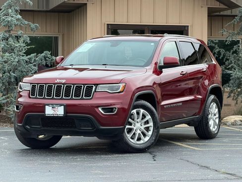 Used 2022 Jeep Grand Cherokee Laredo X AWD/4WD image 2