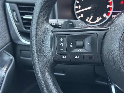 Used 2023 Nissan Rogue S AWD/4WD image 17