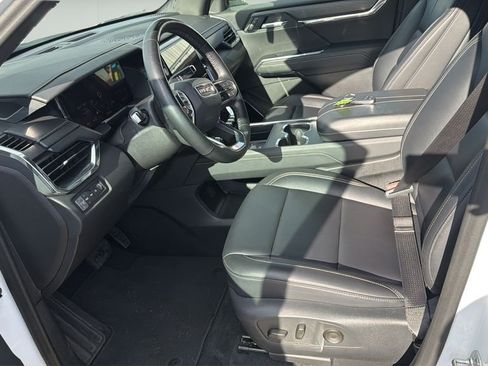 Used 2024 GMC Acadia Elevation AWD/4WD image 9
