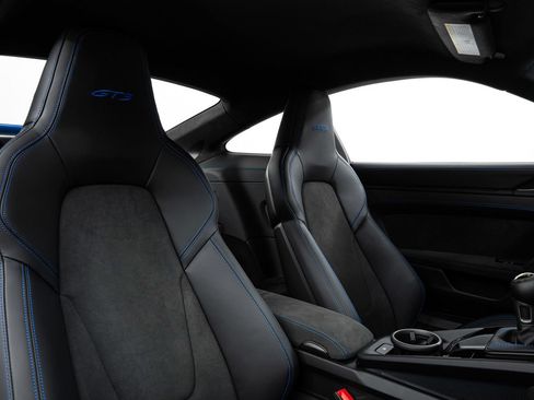 Used 2025 Porsche 911 GT3 RWD image 42