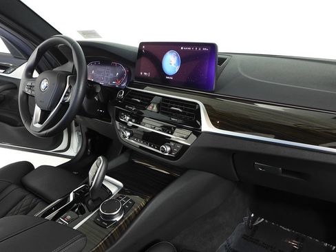 Used 2023 BMW 530i w/ Convenience Package RWD image 13