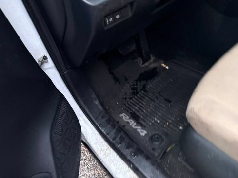 Used 2019 Toyota RAV4 LE w/ All Weather Liner Package AWD/4WD image 11