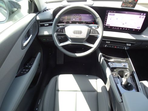 New 2026 Audi Q3 quattro 2.0T AWD/4WD image 5