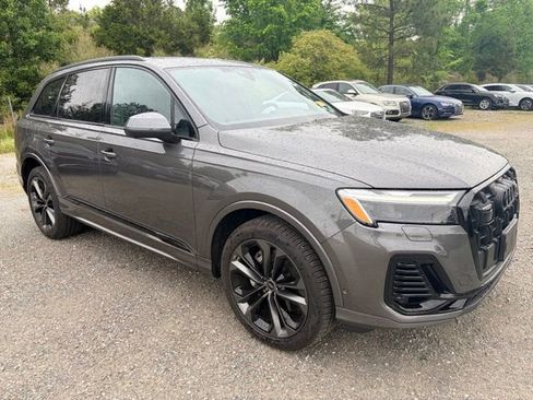 Used 2025 Audi Q7 3.0T Premium Plus AWD/4WD image 3