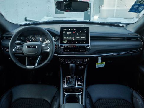 New 2026 Jeep Compass Latitude image 14