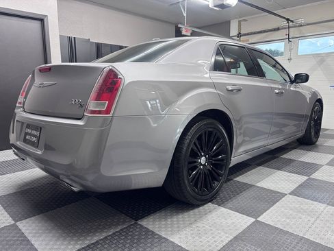 Used 2013 Chrysler 300 S RWD image 8