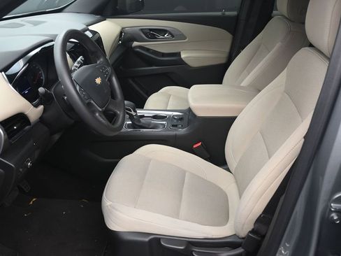 Used 2023 Chevrolet Traverse LS FWD image 10