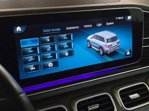 Used 2023 Mercedes-Benz GLS 450 4MATIC image 33