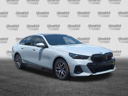 Used 2024 BMW i5 eDrive40i w/ Executive Package RWD image 2