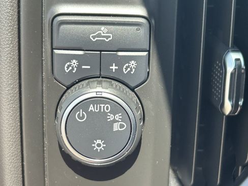 Used 2023 Chevrolet Silverado 1500 Custom RWD image 29