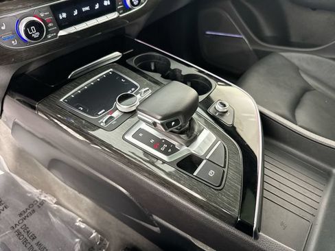 Used 2018 Audi Q7 3.0T Prestige AWD/4WD image 18