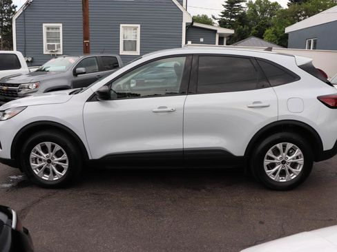 Used 2025 Ford Escape Active AWD/4WD image 2