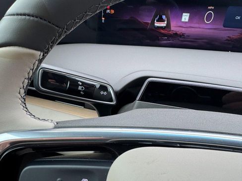 Certified 2024 Lincoln Nautilus Reserve image 20