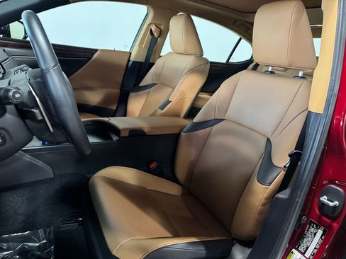 Used 2025 Lexus ES 350 w/ Premium Package image 13