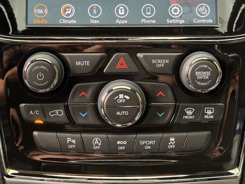 Used 2021 Jeep Grand Cherokee Trailhawk w/ Premium Lighting Group AWD/4WD image 12