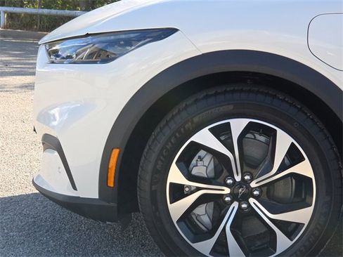 Certified 2025 Ford Mustang Mach-E Select image 5