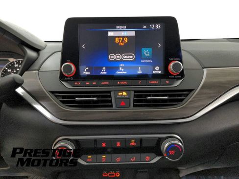 Used 2025 Nissan Altima 2.5 SV FWD image 19