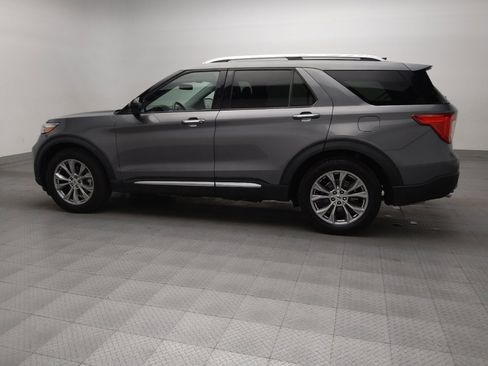 Used 2023 Ford Explorer Limited image 3