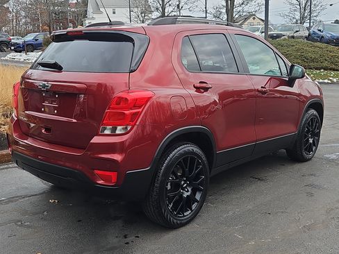 Used 2022 Chevrolet Trax LT w/ Driver Confidence Package image 2
