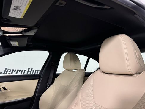Used 2025 BMW 330i Sedan w/ Convenience Package RWD image 19