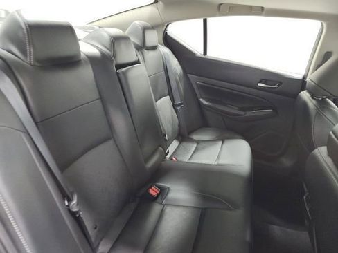 Used 2024 Nissan Altima 2.5 SL FWD image 15