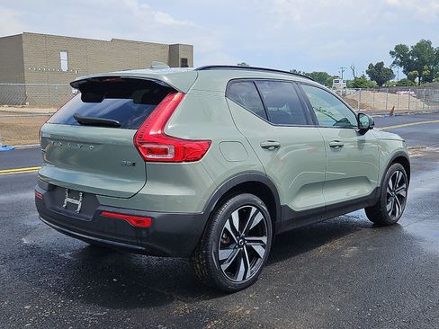 Used 2023 Volvo XC40 B5 Plus w/ Protection Package Premier AWD/4WD image 6