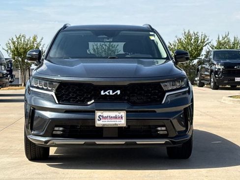 Used 2022 Kia Sorento EX FWD image 2