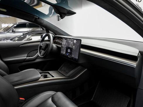 Used 2024 Tesla Model X AWD/4WD image 18