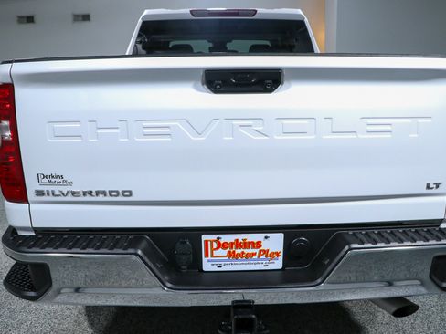 Used 2024 Chevrolet Silverado 2500 LT AWD/4WD image 8