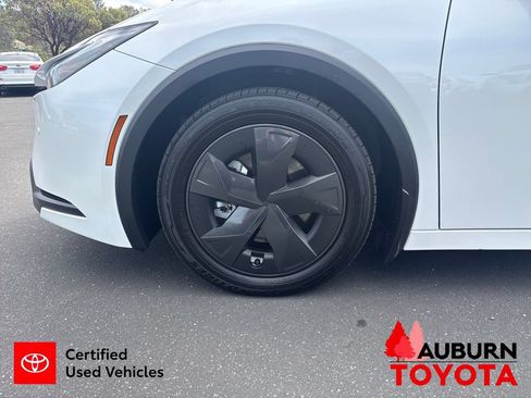 Certified 2026 Toyota Prius Plug-In Hybrid FWD image 24