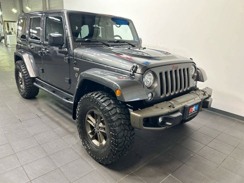 Used 2017 Jeep Wrangler Unlimited Sahara AWD/4WD image 2