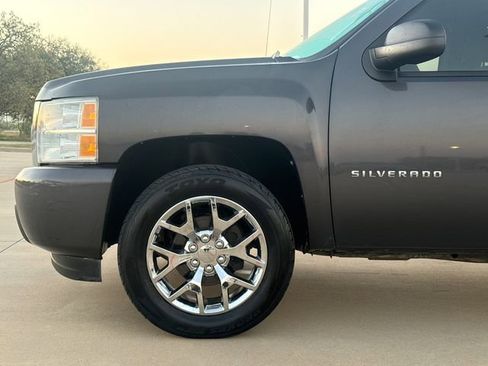 Used 2010 Chevrolet Silverado 1500 W/T w/ LS Package image 4